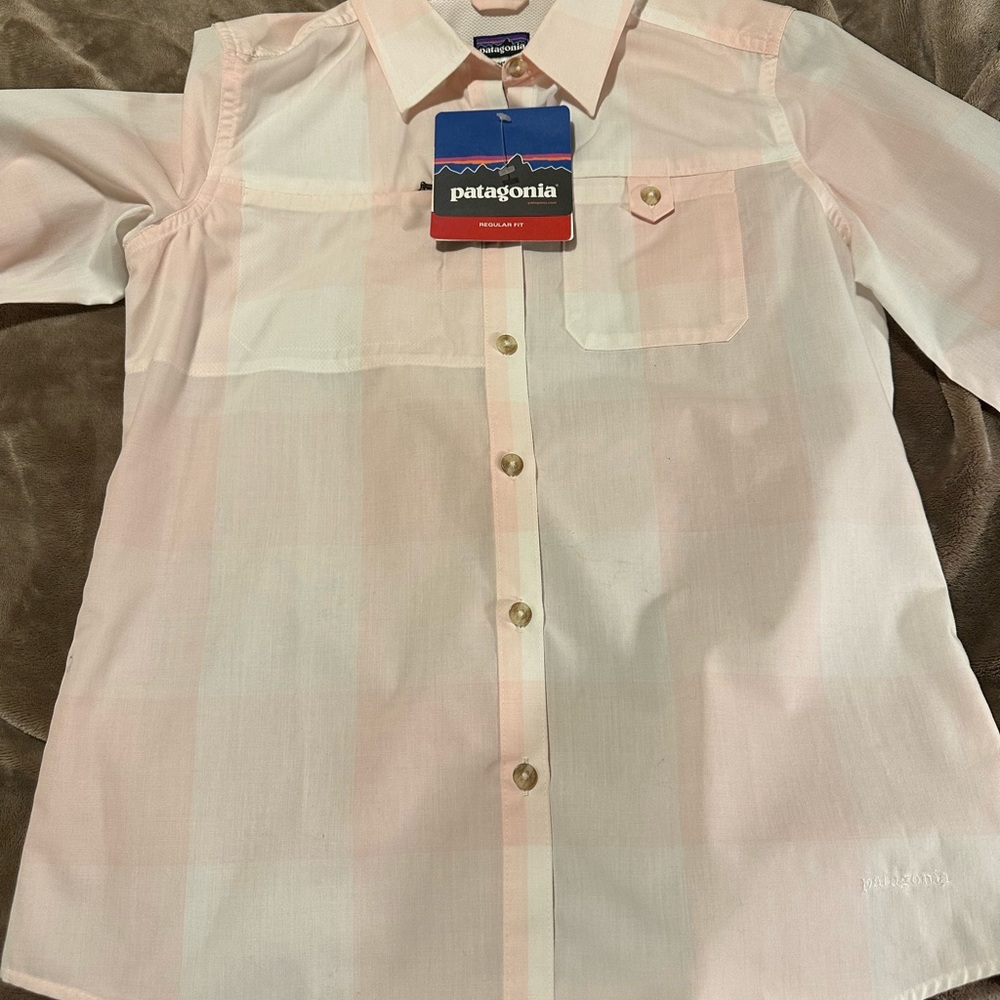 Women’s long sleeve Patagonia button up shirt